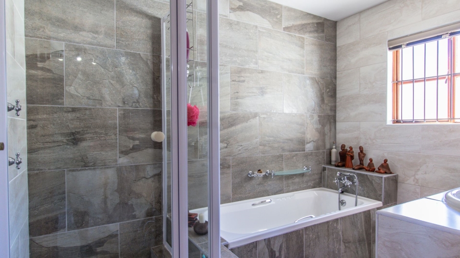 5 Bedroom Property for Sale in Long Acres Country Estate Western Cape